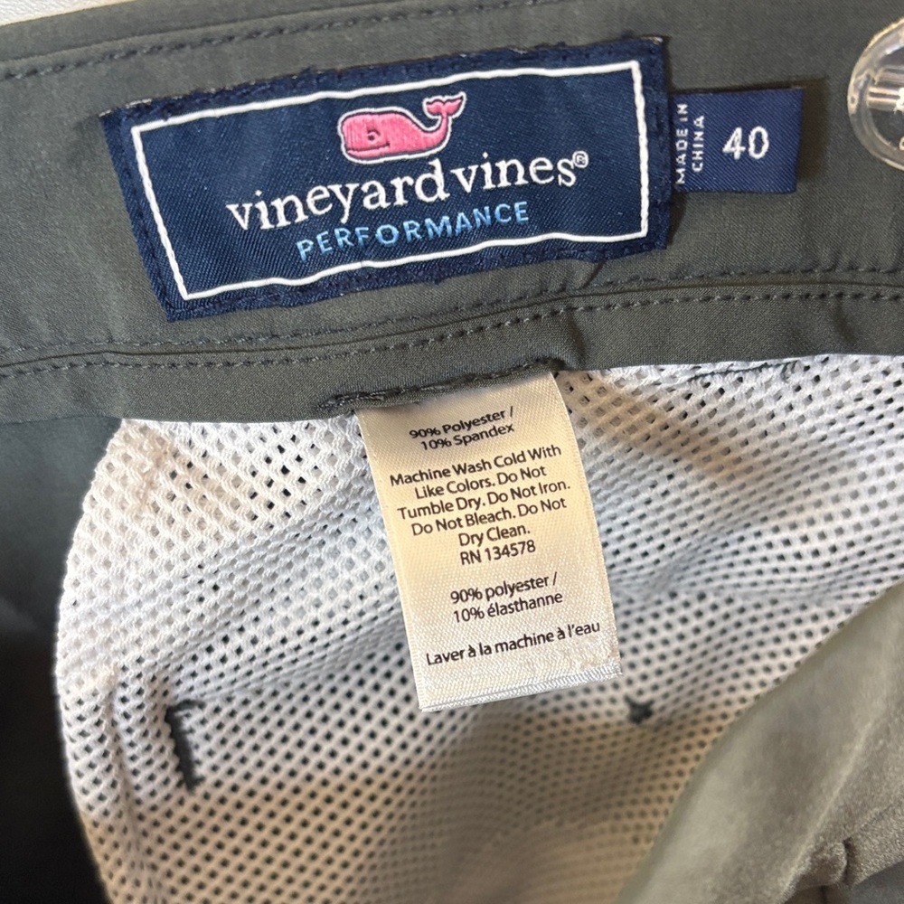Vineyard Vines Men's Dark Gray Flat Front Breaker Shorts - Picture 2 of 5